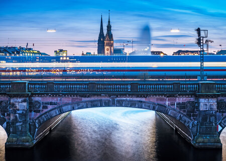 Hamburg +2 – Starke Schiene für Hamburg und den Norden